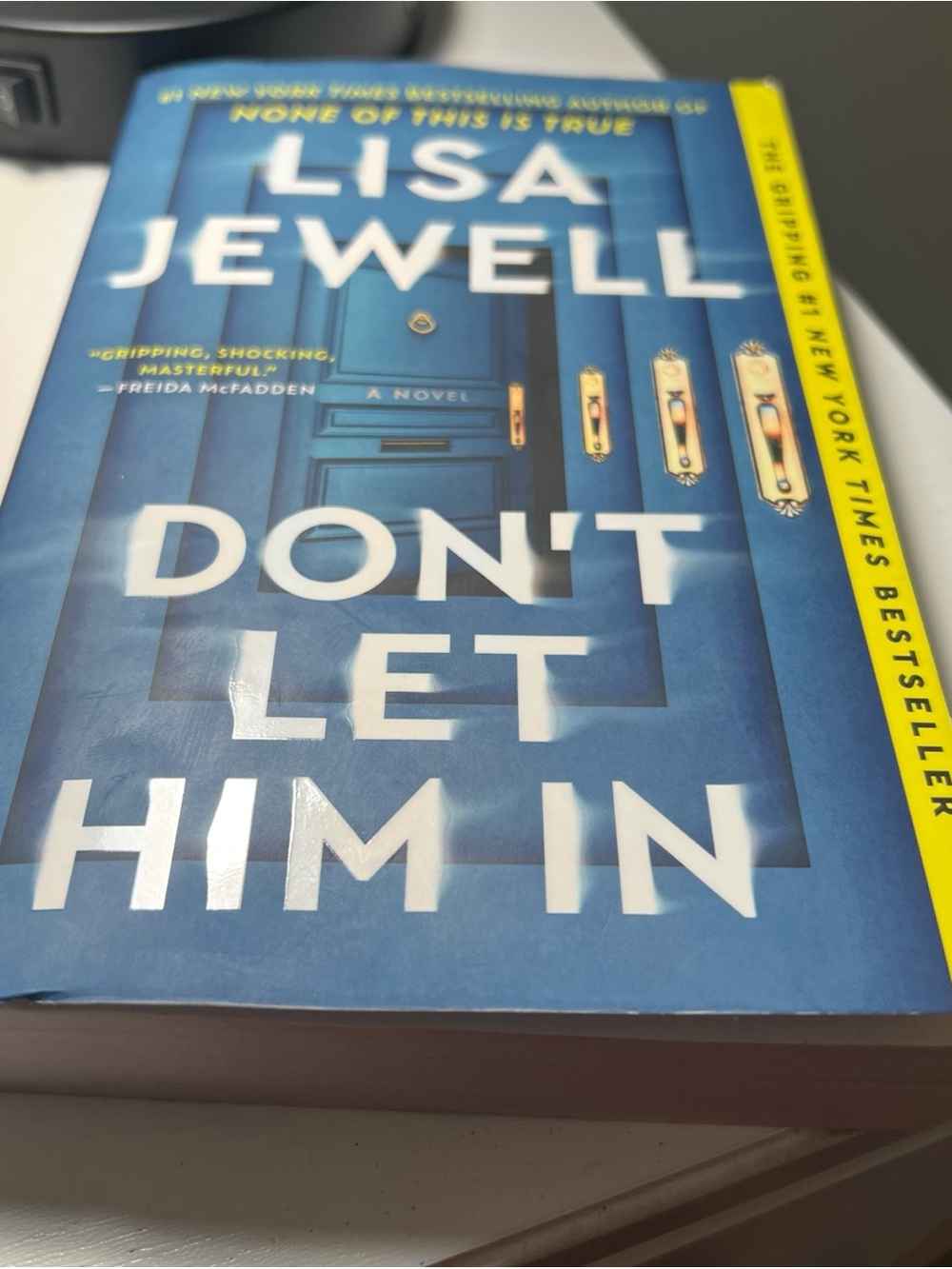 Don't Let Him In : A Novel by Lisa Jewell (2026, Trade Paperback)